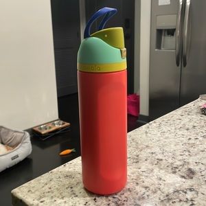 Owala 24 oz free sip Ride or Dye